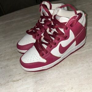 Nike Women’s High-Top Sneakers White and Pink